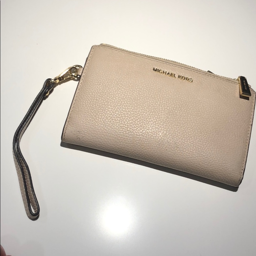 Michael Kors blush wristlet wallet